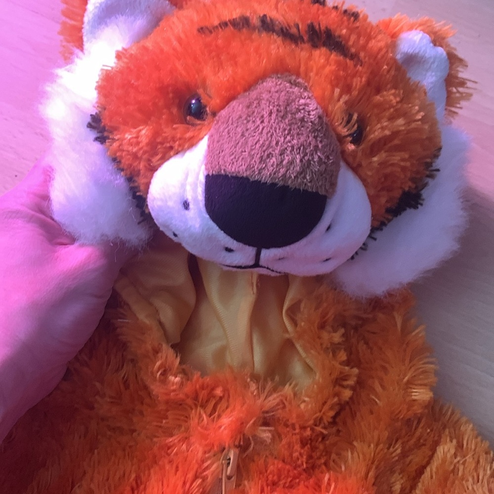authentic kids zip up,tiger, fun, pyjama outfit built in slippers - Picture 5 of 9